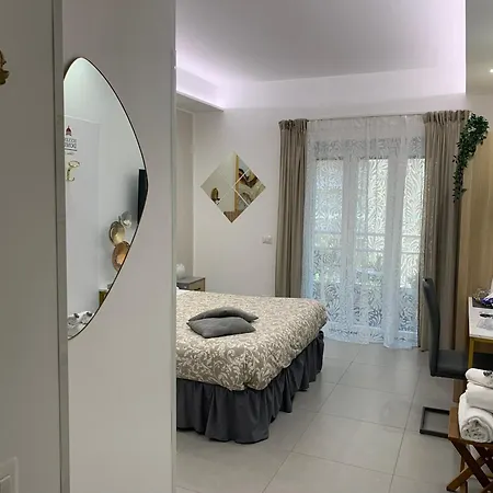 Ecclesia Domus Vatican 4* ローマ