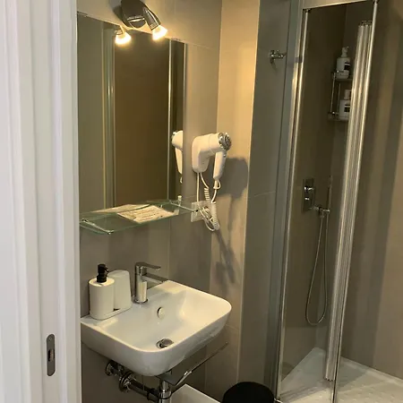 ゲストハウス Ecclesia Domus Vatican 4*