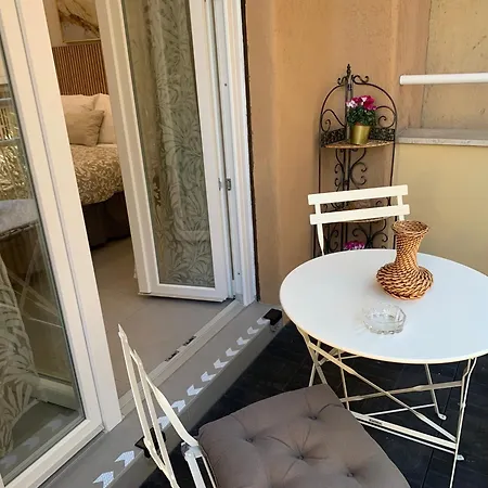 Ecclesia Domus Vatican ローマ