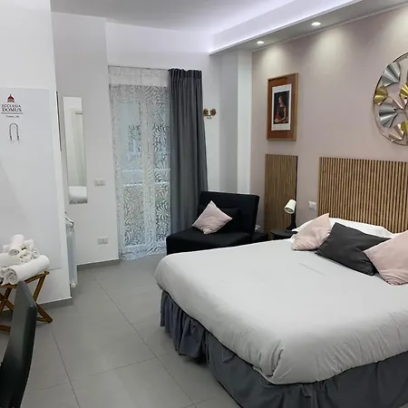 ゲストハウス Ecclesia Domus Vatican 4*